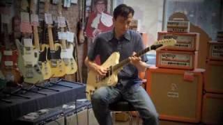 Eric Daw Demos a 1968 Gibson Firebird III at Emerald City Guitars