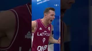 Latvijas basketbolistu laime ģērbtuvē pēc iekļūšanas PK ceturtdaļfinālā. Vairāk lasi "tv3.lv".