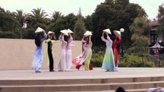 SVSA Vietnamese dance performance