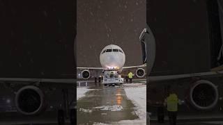 Wizz Air pushback at Tromsø! #shorts