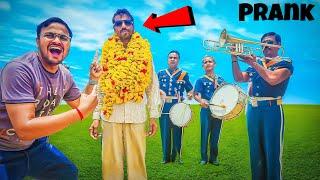 Going To Prank Unknown Person With Bend Baja  - अनजान लोगो को बना दिया VIP 