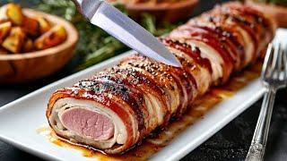 Surprise your guests at Christmas dinner! Juicy pork fillet wrapped in bacon.