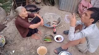 Nhà nghèo . Bữa cơm nghèo cùng mẹ già. Khang Toàn Channel