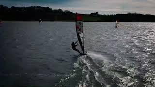 Vent d'EST à la Cantache avec la team Windsurf & Wingfoil. Images drone : François ROUX