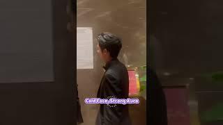 When Wang Hedi Walks In, the Atmosphere Shifts