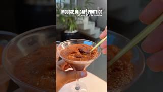 Use apenas gelo, café solúvel whey e pouca água ou leite desnatado. mousse de café saudável