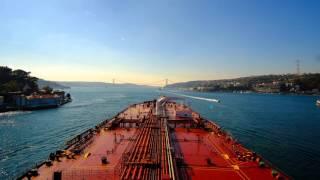 AMAZING! Tanker passing the Strait of Bosphorus in 40 sec! 4k