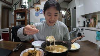 I'm 32 year old average Korean man. Let's cook Koreans' most beloved stew!