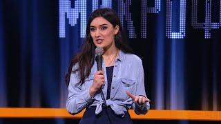 Stand Up комика Ариану Лолаеву вынудили дважды извиниться за шутку про осетинский пирог!