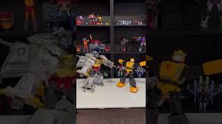 Bumblebee & Grimlock besties #transformers #bumblebee #grimlock #bff #friends #robot #dinosaur #fun