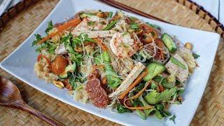 GLASS NOODLE SALAD: A refreshing salad on a hot summer day 