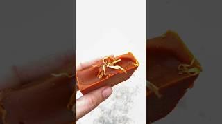 Cutting Turmeric Salt Soap    live clean ￼#coldprocesssoap #soapcutting #shorts