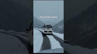 || GURUDONGMAR LAKE || NORTH SIKKIM || ROAD TRIP || SNOW COVERED ROADS || TRAVELLING WHATSAPP STATUS