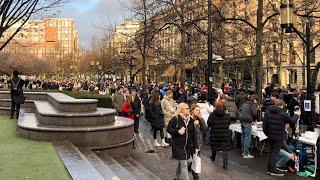 Stockholm Walks: Christmas market at Kungsträdgården, ice skating, singing penguins etc