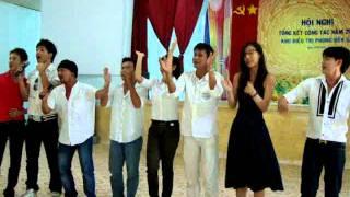Trương Quỳnh Anh - Từ thiện ở Bình Dương P2
