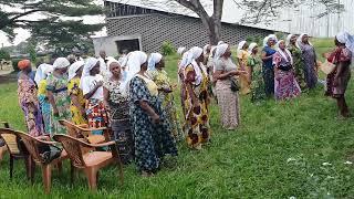 Yezu yiza mu ntimani par la Confrérie Cardinal Émile Biayenda de St. Pierre Claver: répétitions.