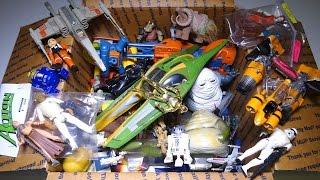 What's in the box: Random STAR WARS Toys!  Figures, Vehicles and more