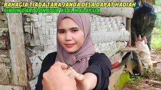 WOOW...SAMPAI KAGET‼️JANDA DESA USIA 29 THN DAPAT HADIAH CINCIN DARI DONATUR ASAL MALAYSIA