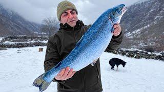 Incredibly tender SALMON Cooked in Salt on Fire! Life in a Snowy Village