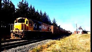 KiwiRail DXC 5379 powering away from Waipara