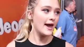 Lizzy Greene sings!