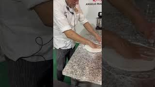 Tuttopizzaexpo la pizza di marco amoriello #pizzarecipe #ricetta #napoletana marco mani in pasta