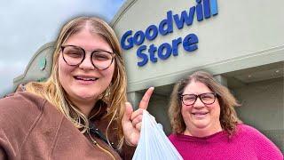 COME THRIFT WITH ME & MY ADORABLE MOM!