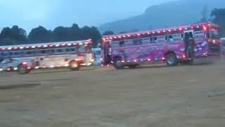 Damrajini bus එක හෝන් එක ගහල නමන නැමිල්ල බලන්නකෝ