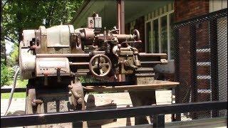 South Bend 13" Lathe - Unloading From The Trailer