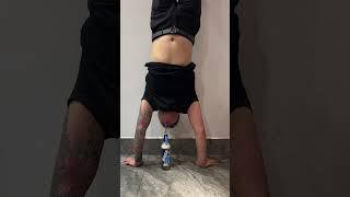 上才艺酒文化 倒立喝酒
