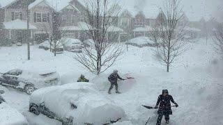 Chaos in Ontario Today! 80 Centimetres Snow Storm Buries Homes, Cars in Canada