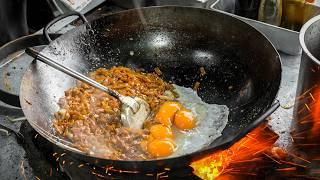 MICHELIN Award Duck Egg Char Kway Teow in Penang ! - Malaysia Food