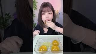 ASMR Eating Broadcast|Egg yolk ice cubes#shorts #icesounds#Ice Lolly