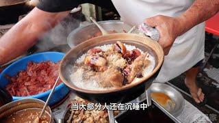 20年炭火煲仔饭传奇，鲜香入味，价格亲民，食客争相品尝