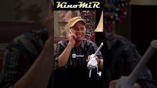 Леонард с батей Пенни рыбачат,  сидя на диване в зале!#сериалы #фильмы #чтопосмотреть #комедия