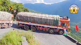 OMG : Heavy Truck Dare Driving Skills On Risky Ghat | Lorry Videos | Truck Videos | Trucks In Mud