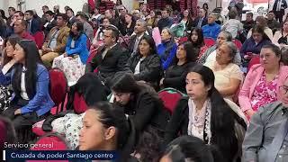 Adorando al Señor por última vez en culto de la tarde en Cruzada de poder Santiago