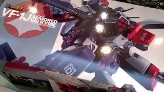 Bandai DX Macross Armored VF-1J unboxing