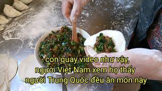 54.Mẹ chồng dạy cho con dâu Dốt Đần làm món bánh bao của người Trung Quốc.