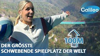 100 Meter in der Luft: Dieses Fußballfeld schwebt über einer Schlucht!