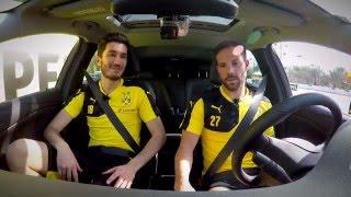 Nuri Sahin und Gonzalo Castro in der Opel Astra Challenge