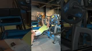Barbell incline chest press(by tamimi)
