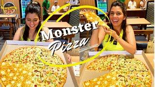 2 Foot Monster Pizza (Aik Sath 8 Log Full) at La pinoz , Surat Street Food | Indian Street Food