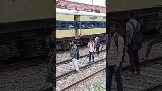 #shilpi#raj#song#shortvideo #trainvideo #railwaystation #jehanabad #whatsappstatus