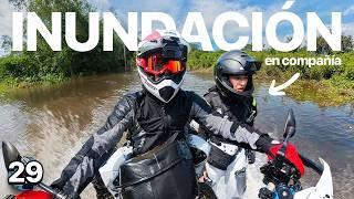 ATRAPADOS en una INUNDACIÓN en MOTO | Vuelta al Mundo en Moto | EP29