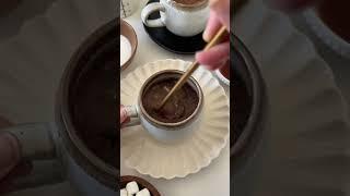 How to make the best chocolate cake in UNDER 5 MINUTES!!