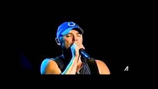 Kenny Chesney Cries On Stage