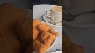 ️ Beignets and cafe au lait: a perfect way to start your day in New Orleans #travel #vlog