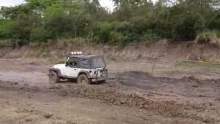 Jeep Wrangler Tj 4cyl Off Road in mud track Club Jaibos 4x4 en Diversion en Lodo