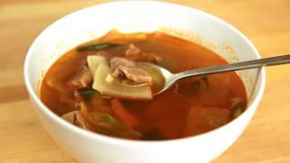 Spicy radish and beef soup